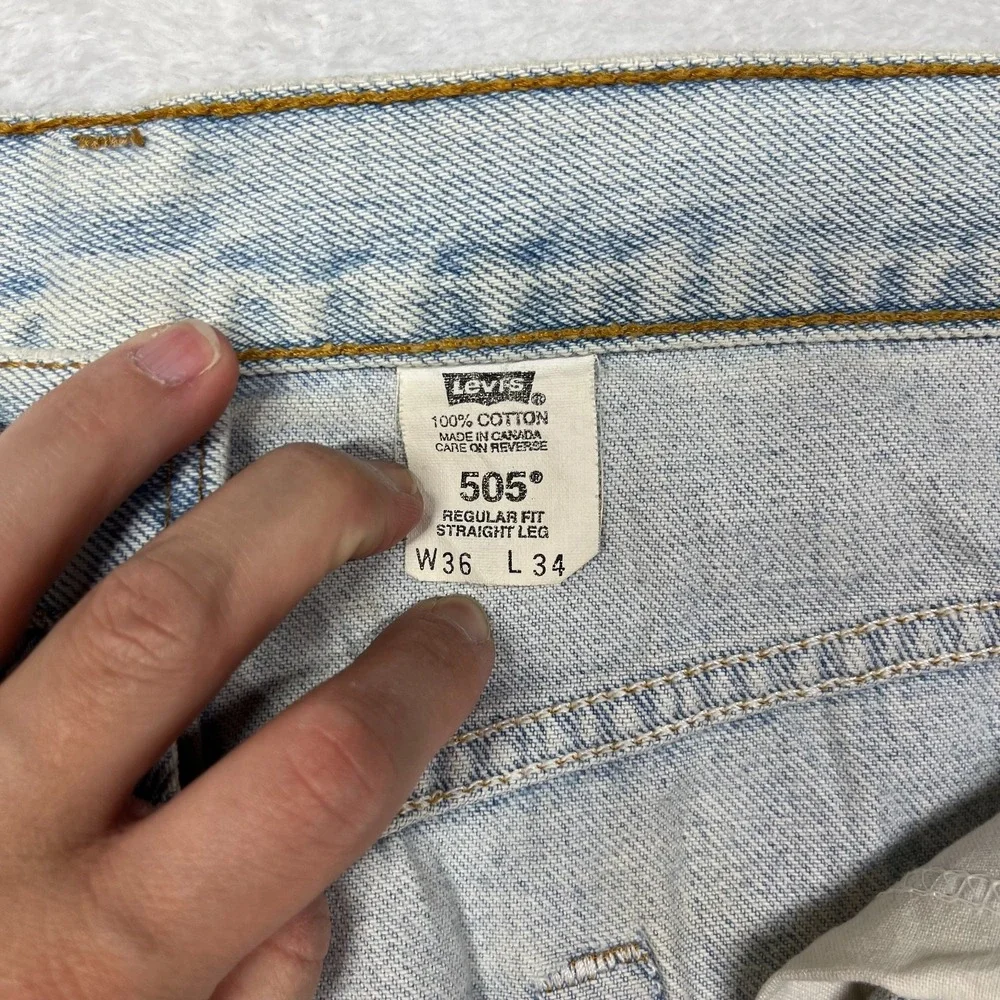 VTG Levi's 505 Regular Fit Straight Leg Jeans Men's Blue Denim Zip Fly - 35X34.5